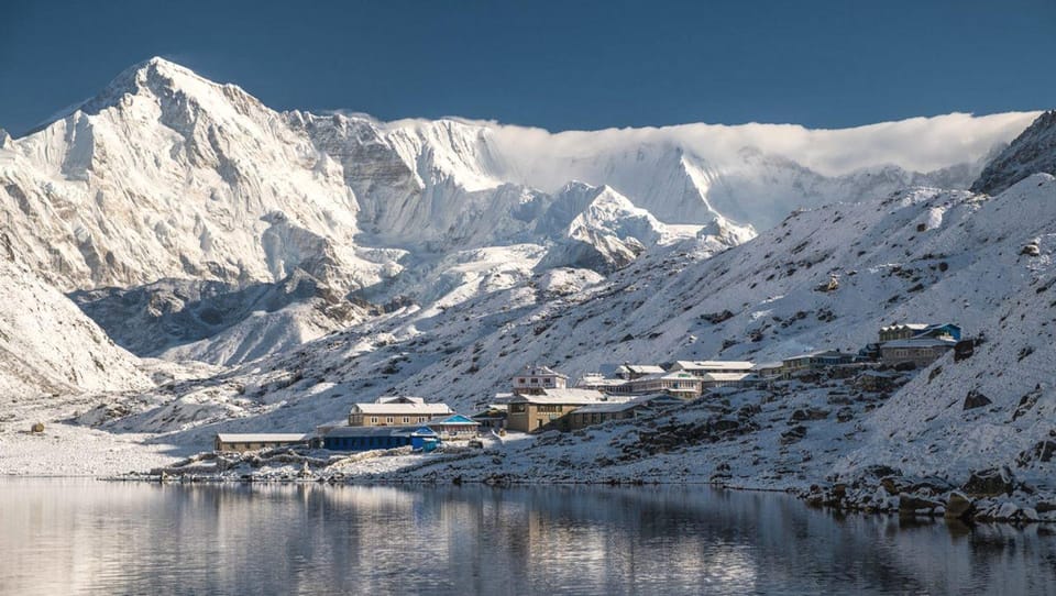 14-Day Gokyo Lakes Trek with Guide photo 2