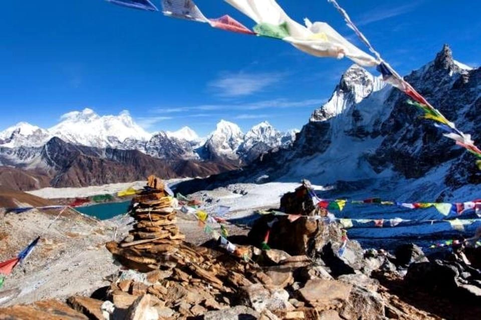 Makalu Base Camp 18-Day Trek photo 3
