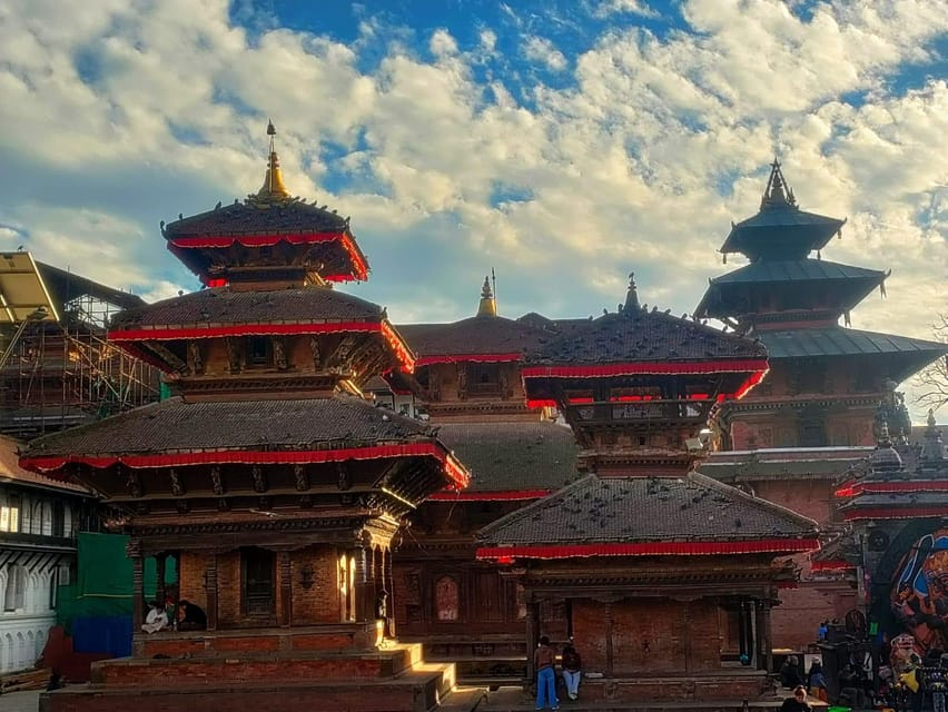 Kathmandu: Heritage Tour with Nepali Ethnic Dress Photoshoot photo 3