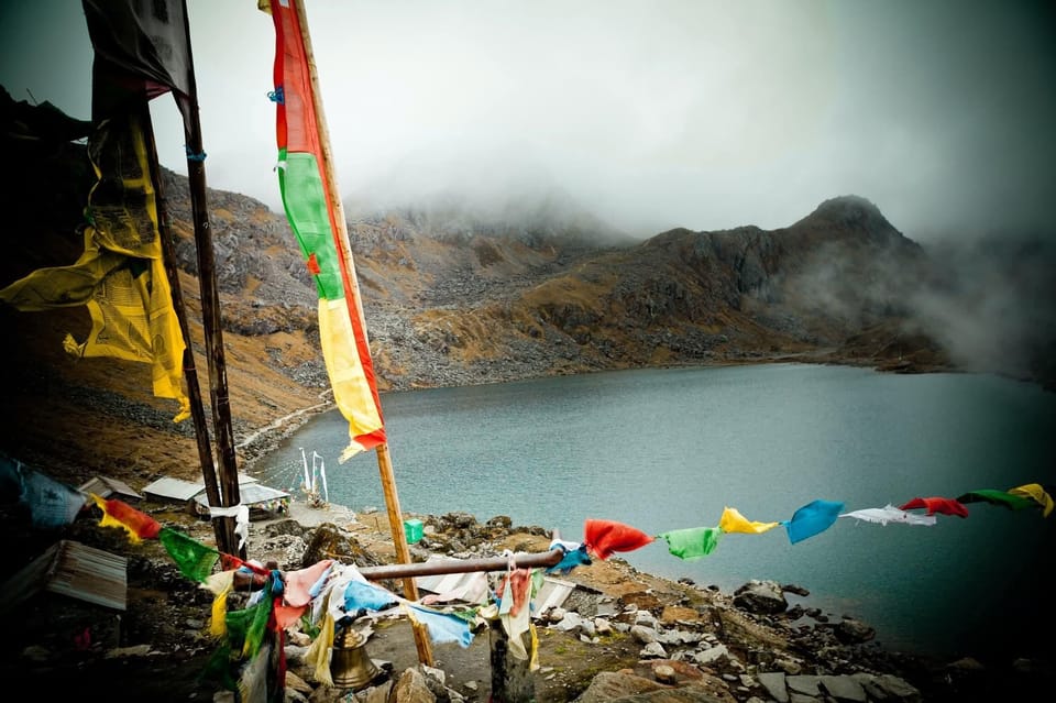 Kathmandu: Langtang Gosaikunda Trek guided by Local photo 5