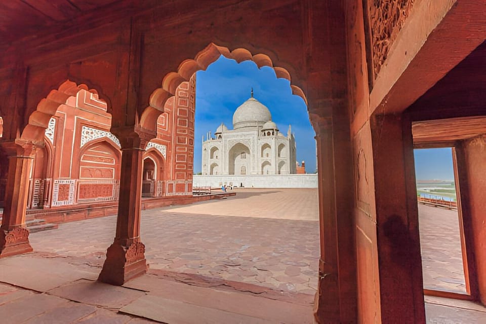 From Delhi: Taj Mahal & Agra Tour with Lunch at 5 * Marriott photo 2