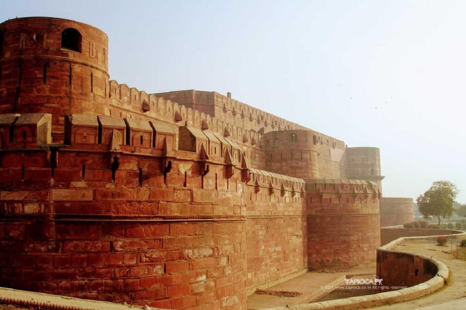 From Delhi: Taj Mahal & Agra Tour with Lunch at 5 * Marriott photo 4