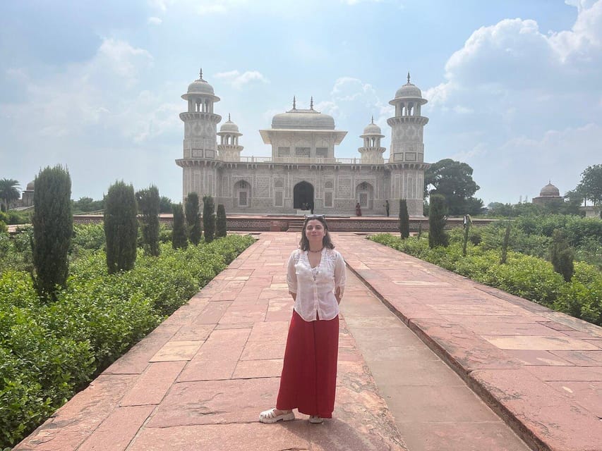 From Delhi: Taj Mahal Sunrise & Agra Day Tour with 5* Lunch photo 4