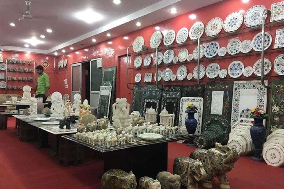 Agra: Shopping Tour Experience with Female Expert Guide photo 3