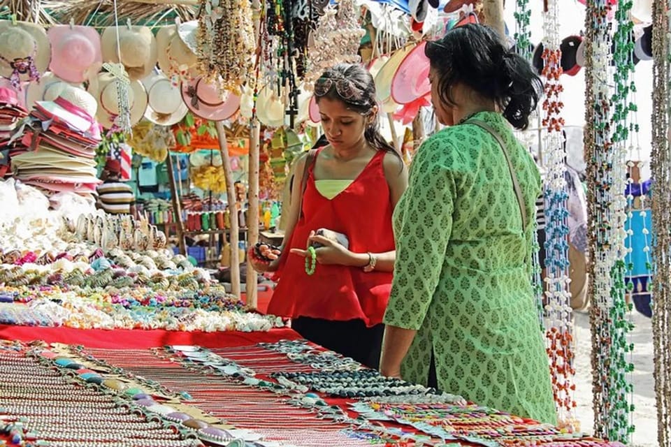 Agra: Shopping Tour Experience with Female Expert Guide photo 5