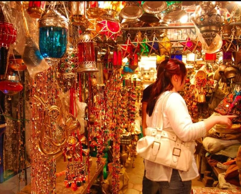 Delhi: Custom Shopping Tour With Private Female Guide photo 4