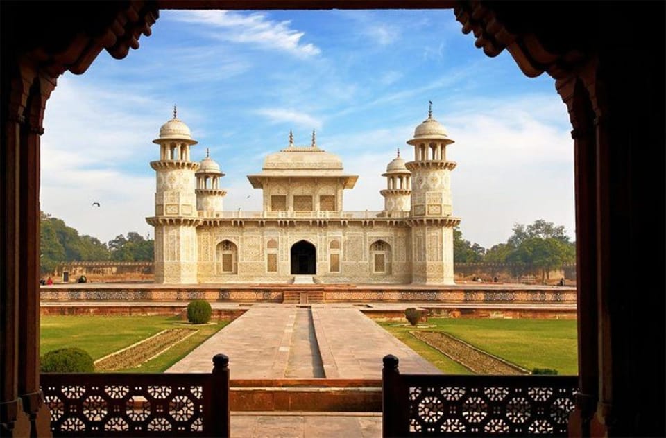 From Delhi: Tajmahal & Agra Day Tour With Priority Entry photo 5