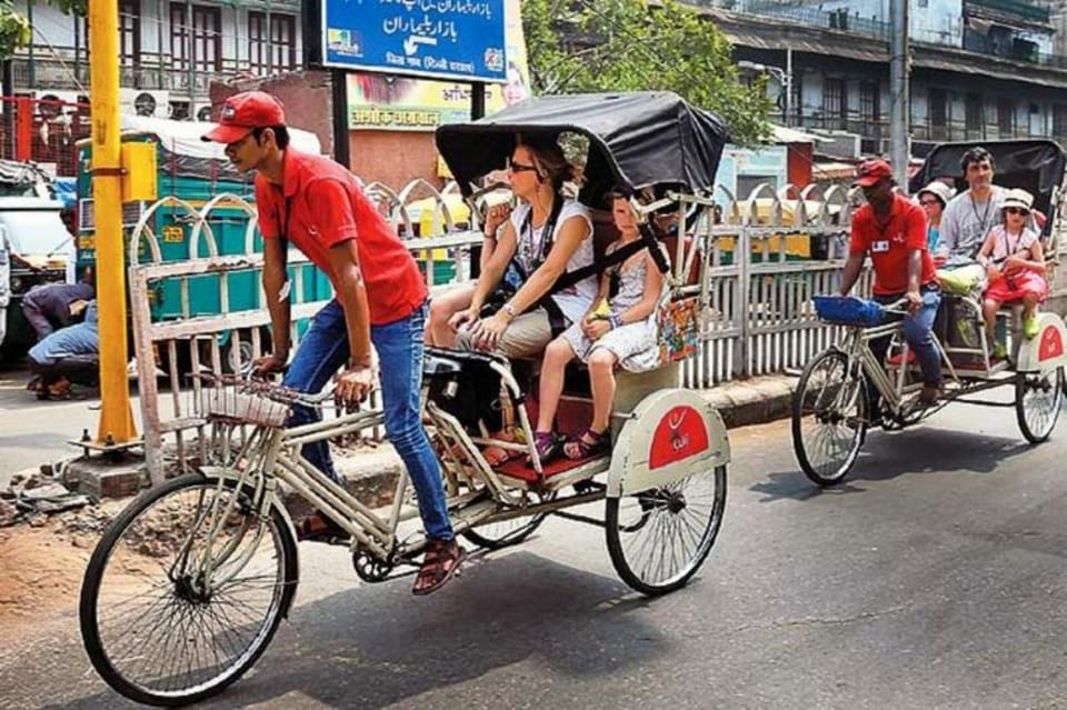 Delhi: City Highlights Temples and Market Walking Tour photo 5