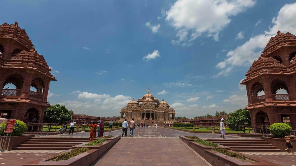 New Delhi: Akshardham Temple Tour with Light & Water Show photo 2