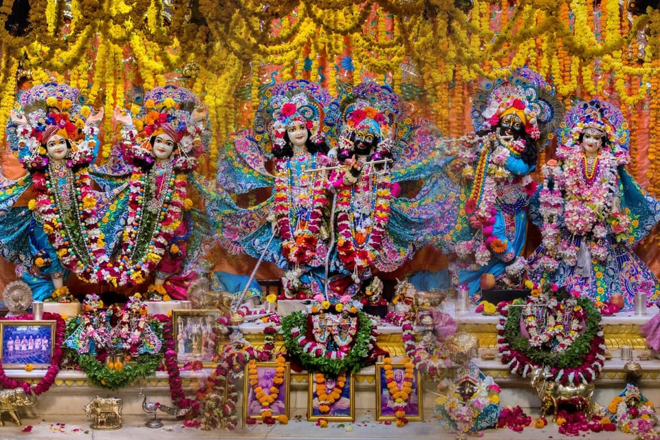 From Delhi: Mathura and Vrindavan Spiritual Private Day Trip photo 3