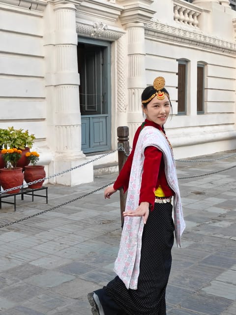 Kathmandu: Traditional Dress Photoshoot & Food Tasting photo 4