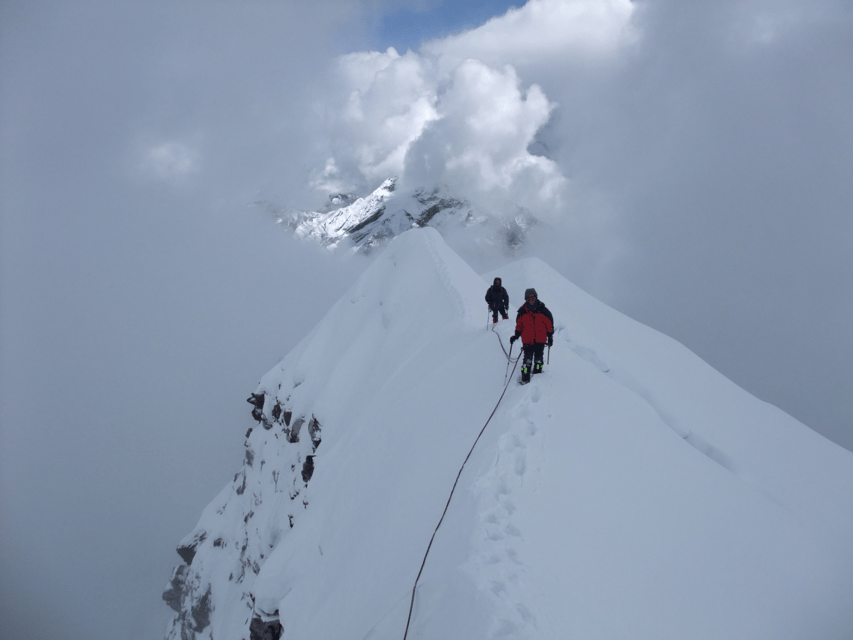 Lobuche (6119m) East peak Climing in Nepal photo 3