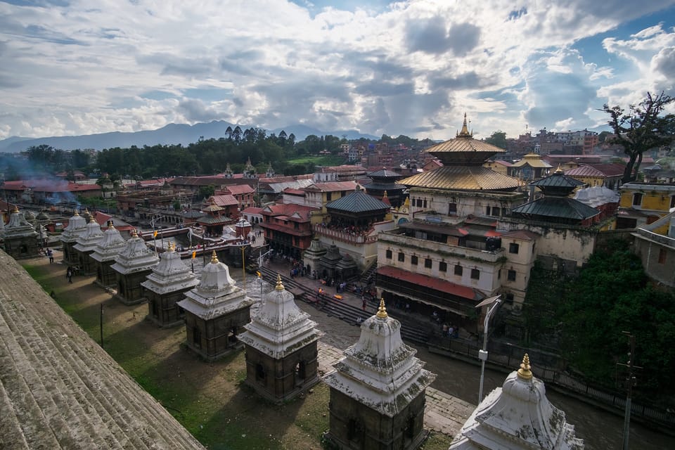 Kathmandu: Pashupatinath Temple Aarti Night Tour photo 3