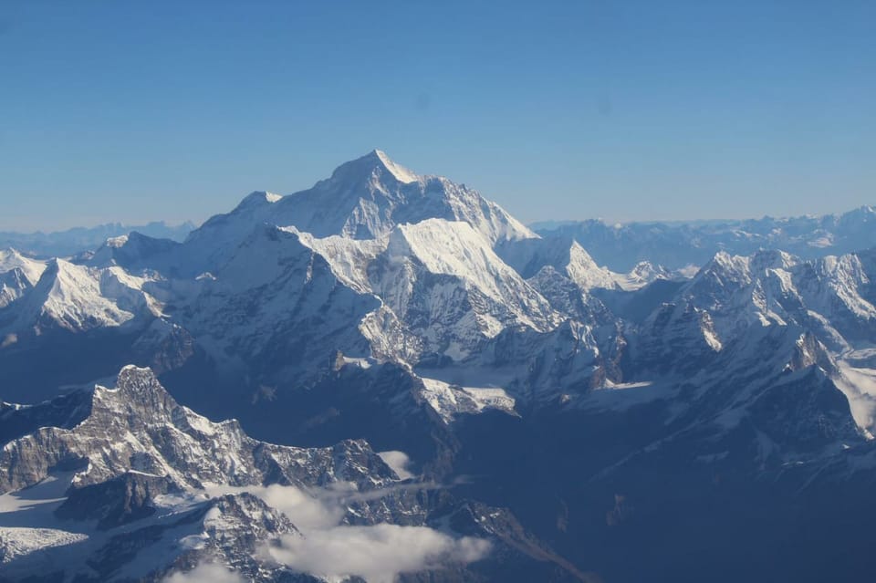 1 hour Panoramic Flight Around Mt. Everest photo 2