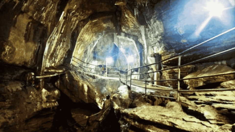 Pokhara: Pagoda, Waterfall & Cave – Private Short Trip photo 3