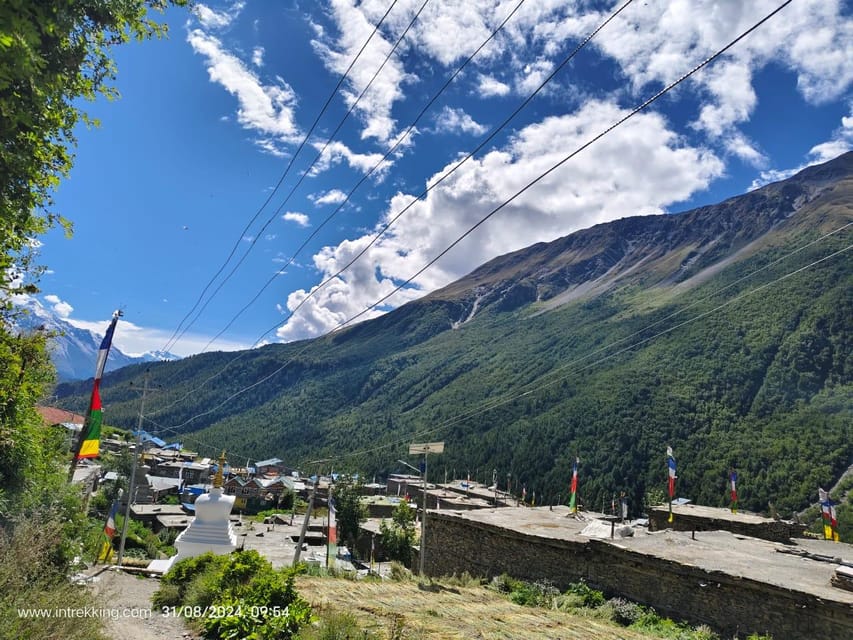 Short Annapurna Circuit Trek 09 Days . photo 3