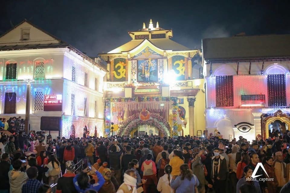 From Kathmandu: Pashupatinath, Boudhanath and Bhaktapur Tour photo 4