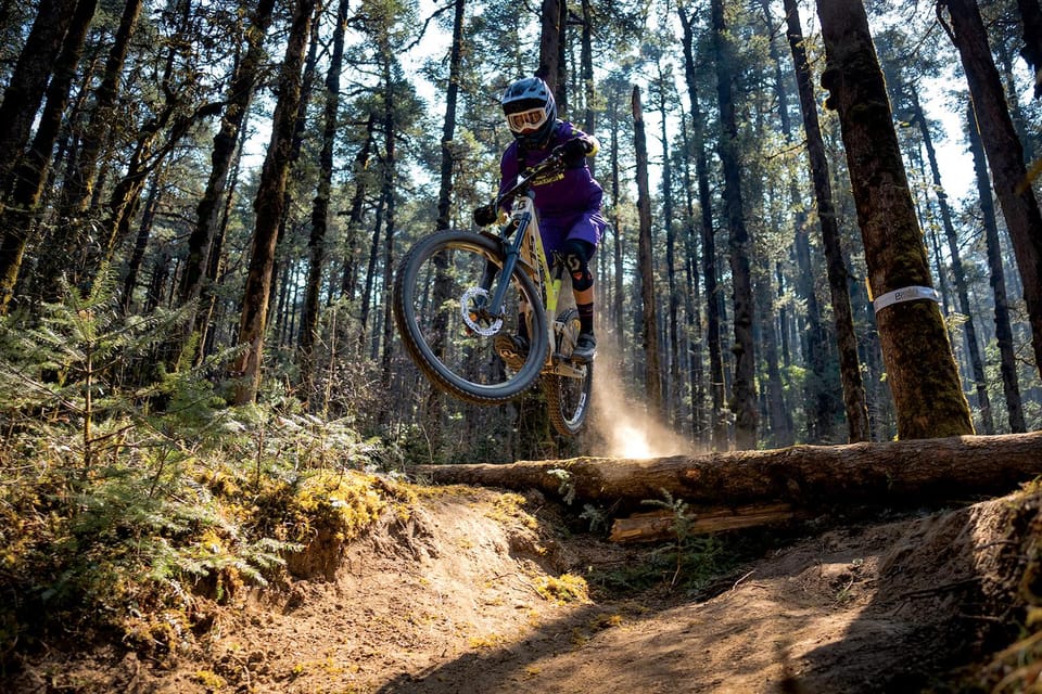Pokhara: Peace Pagoda to Pokhara Downhill Mountain Bike Ride photo 4