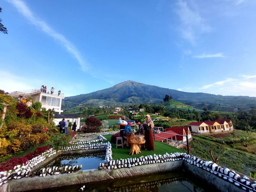 YOGYAKARTA: SILANCUR HIGHLAND/NEPAL VAN JAVA/BOROBUDUR photo 2