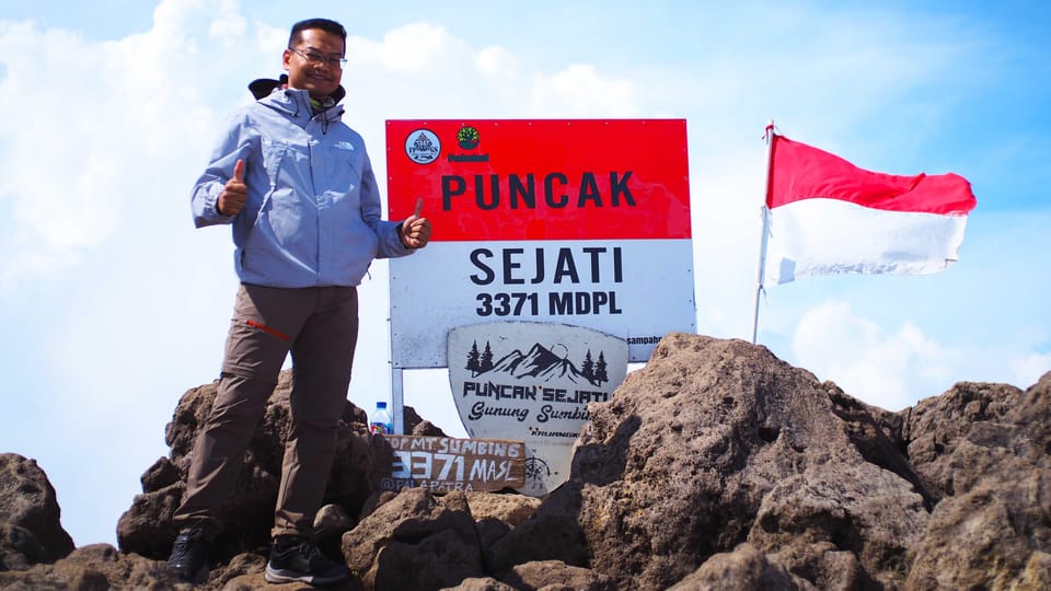 From Yogyakarta: Mount Sumbing Day Hike Via Nepal Van Java photo 2