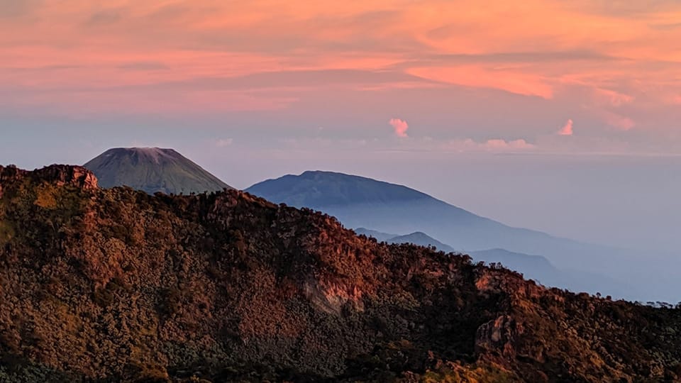 From Yogyakarta: Mount Sumbing Day Hike Via Nepal Van Java photo 3