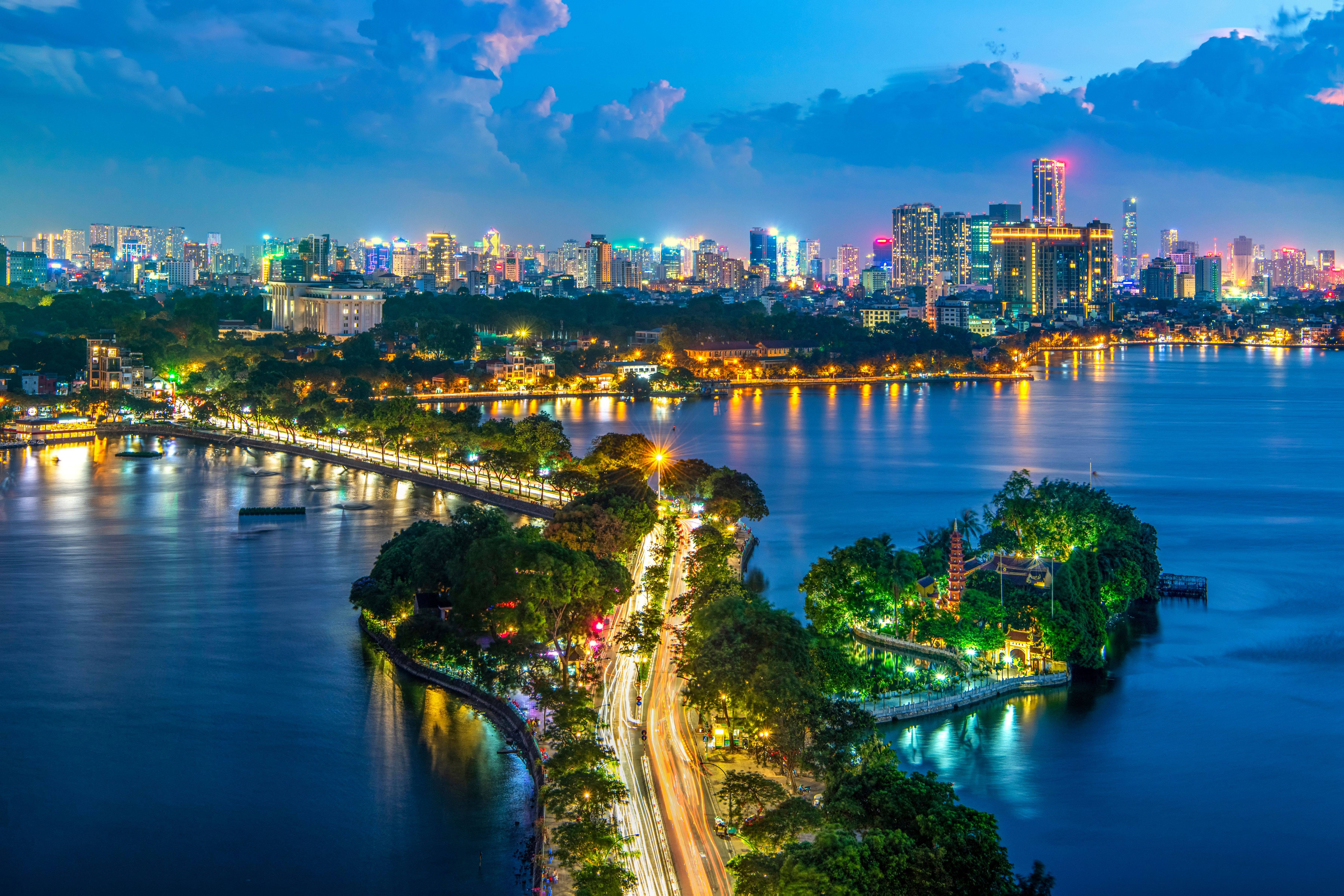 10-Day Vietnam Private Tour: Hanoi, Ha Long Bay, Da Nang, Hoi An, Ho Chi Minh City & Mekong Delta — photo 2 of 9