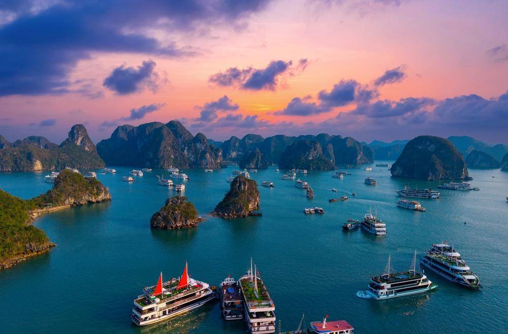 10-Day Vietnam Private Tour: Hanoi, Ha Long Bay, Da Nang, Hoi An, Ho Chi Minh City & Mekong Delta — photo 4 of 9
