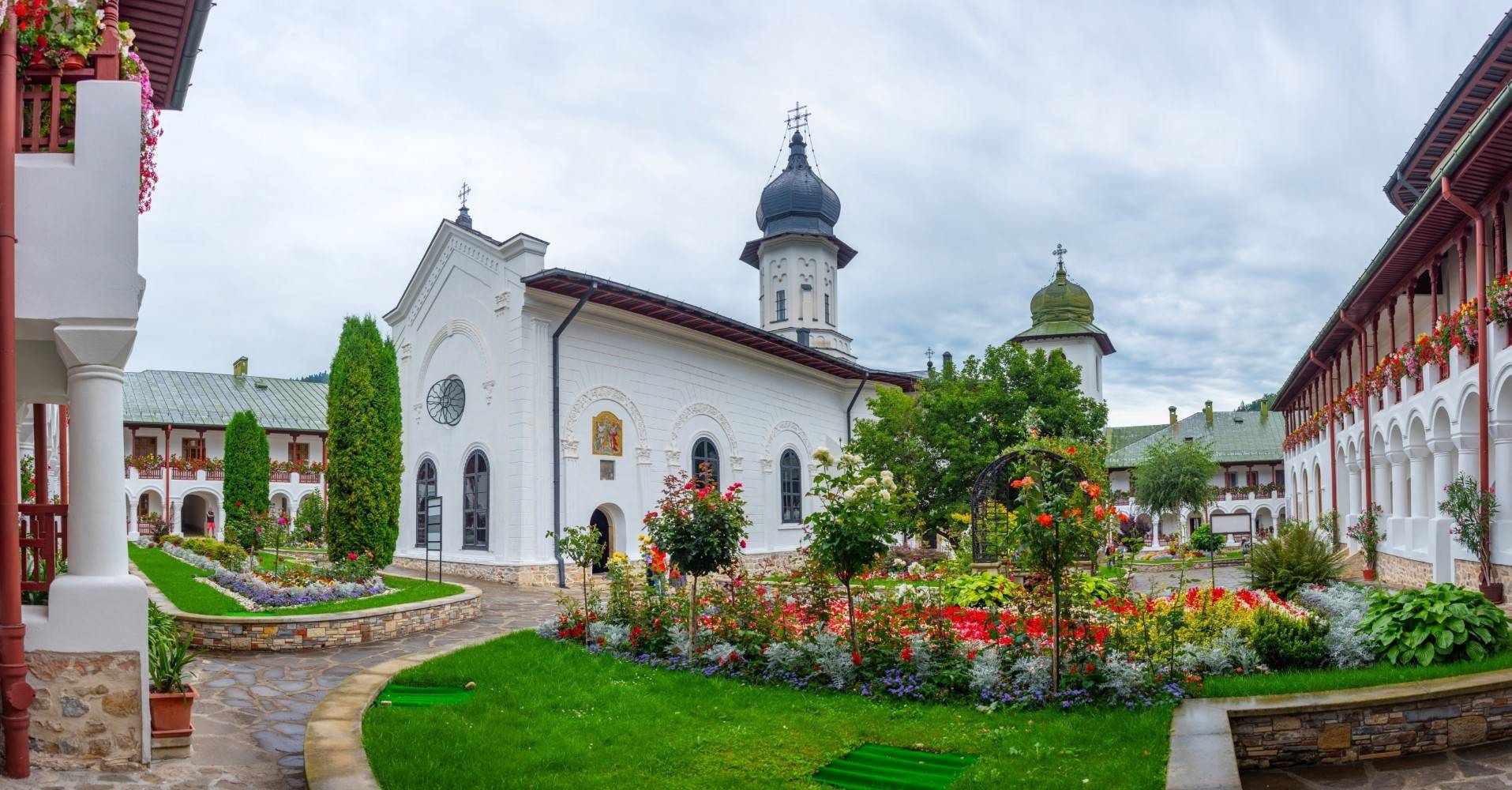9-Day Complete Romania Tour from Bucharest — photo 2 of 12